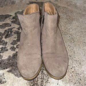 Lucky Brand Breah Suede Ankle Bootie Brindle Beige